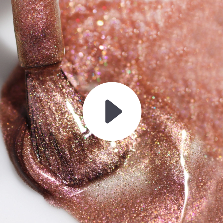 Video LONDONTOWN kur Shimmering Nail Highlighter Mirror Ball lak na nehty rozjasňující